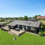Holiday home Stunning In With Kitchen *