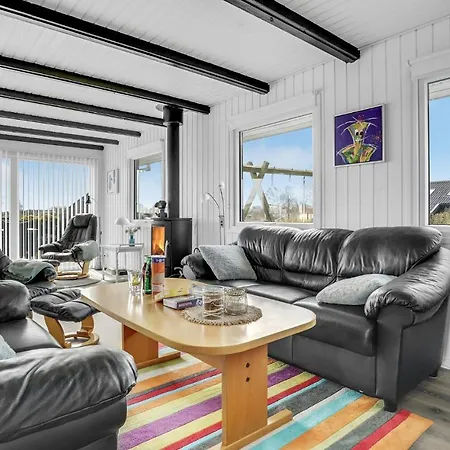 Stunning In With Kitchen Feriehus