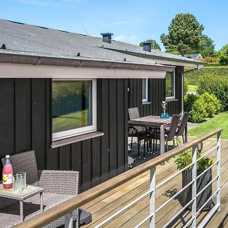 Stunning In With Kitchen Feriehus *