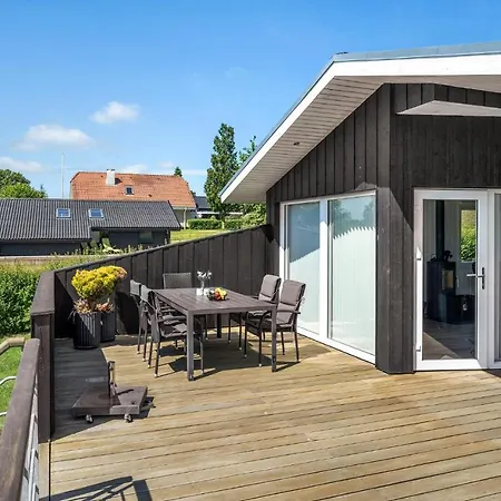 Stunning In With Kitchen